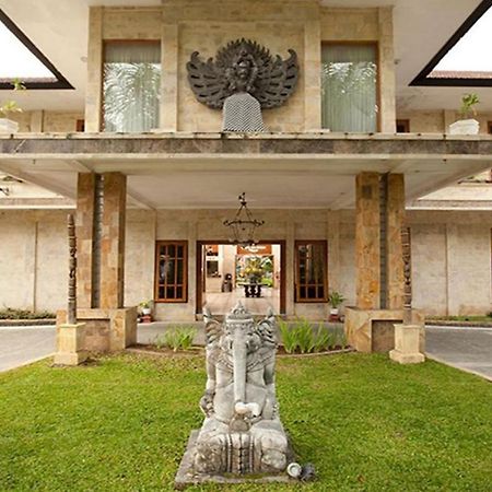Oyo 2334 Melka Excelsior Hotel Singaraja Exteriér fotografie