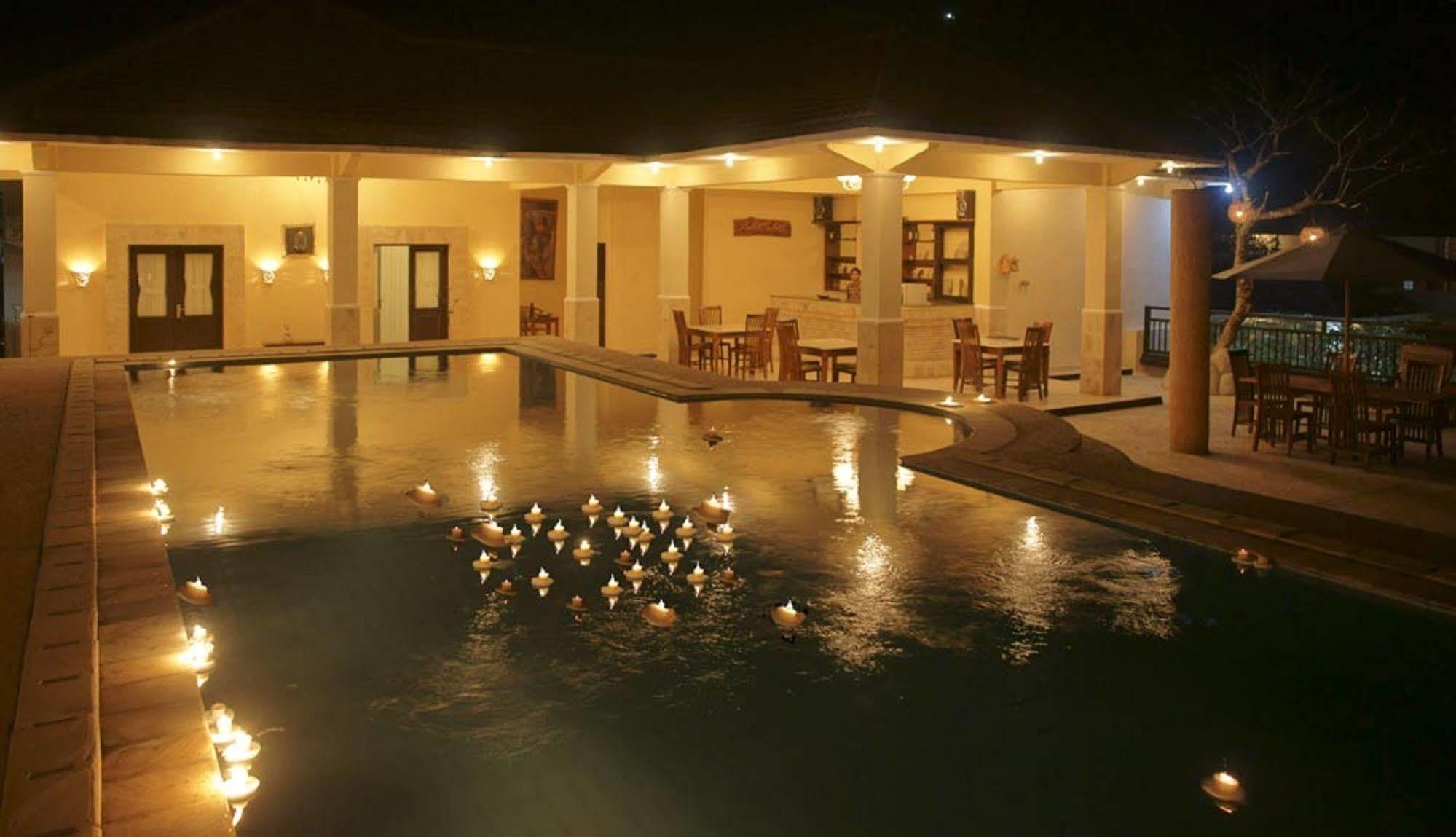 Oyo 2334 Melka Excelsior Hotel Singaraja Exteriér fotografie